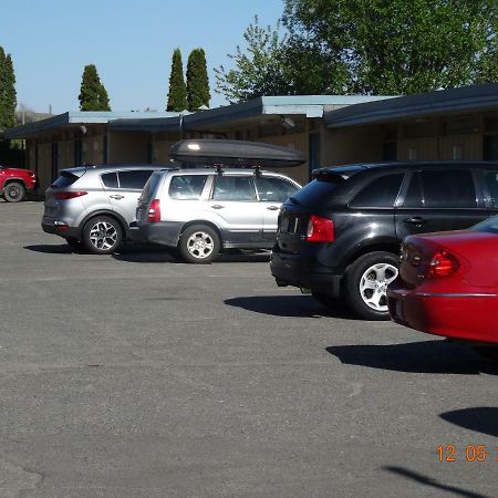 Hospitality Inn Kamloops Buitenkant foto