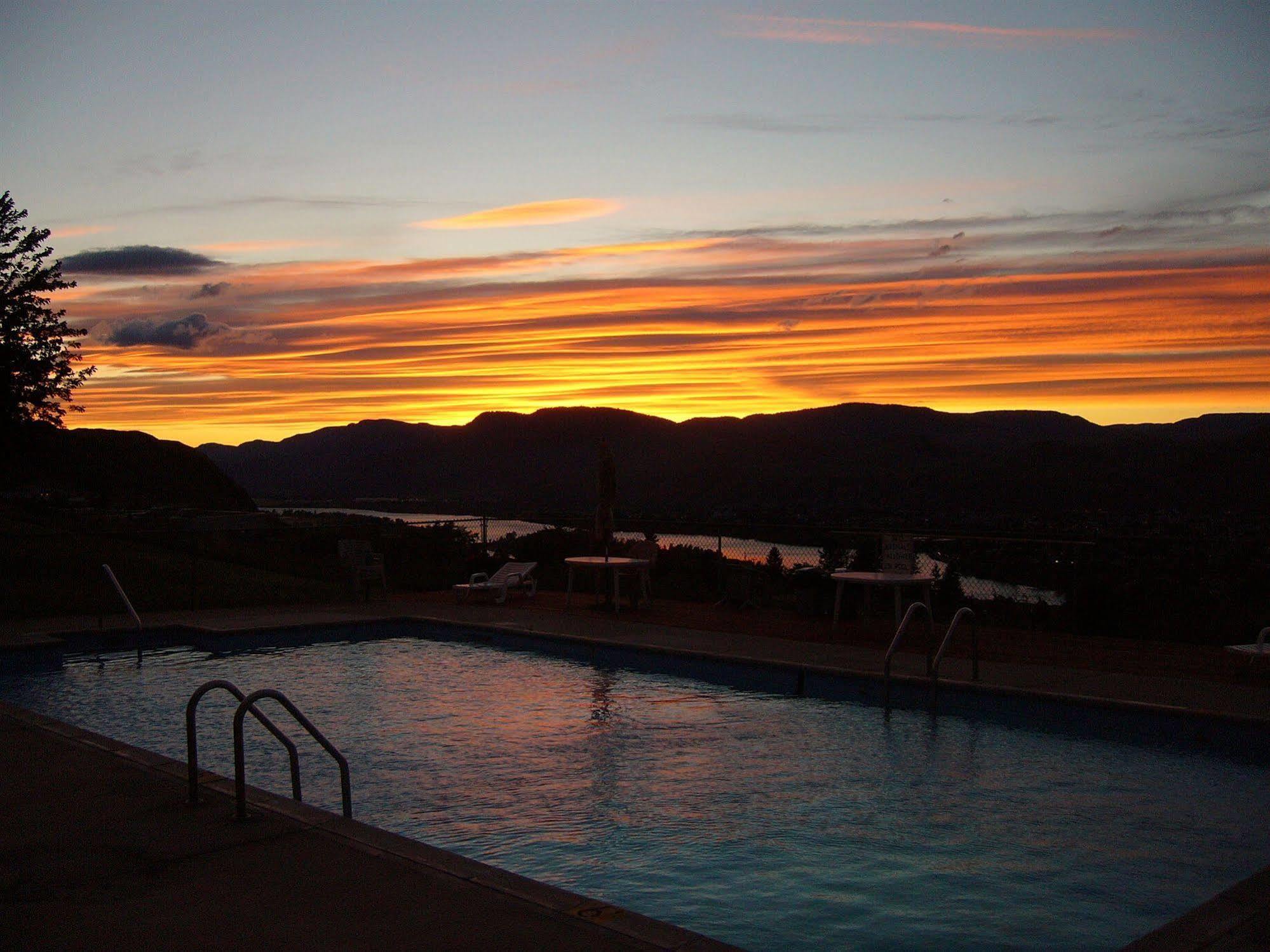 Hospitality Inn Kamloops Buitenkant foto