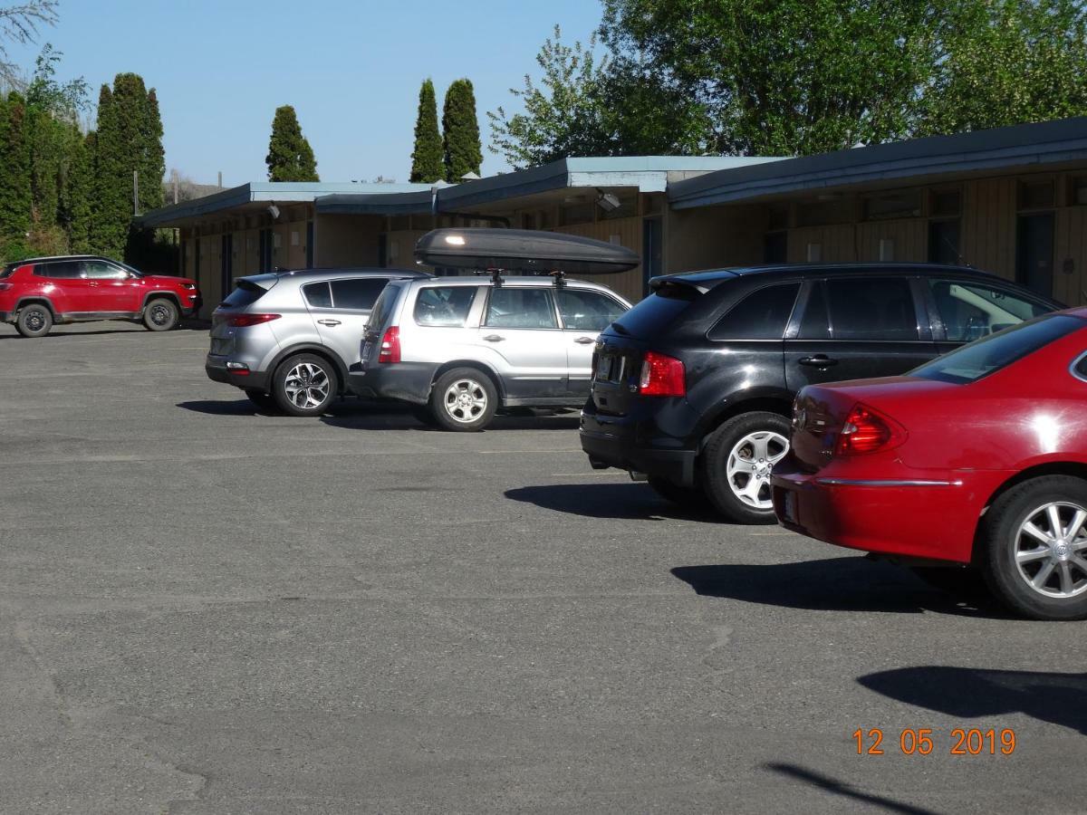 Hospitality Inn Kamloops Buitenkant foto